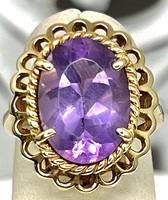  14K ANTIQUE STYLE RING WITH OVAL PURPLE STONE AND GOLD SCALLOPS SIZE 4