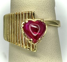  VERY UNIQUE!!! 14K YELLOW GOLD CUSTOM RING WITH HEART SHAPED RED STONE SIZE 8