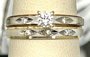 14K YELLOW GOLD WEDDING SET WITH SOLITAIRE AND ACCENT STONES SIZE 6