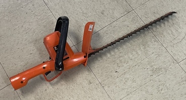 BLACK & DECKER 16" Deluxe Electric Hedge Trimmer