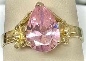  14K YELLOW GOLD RING WITH PEAR SHAPED PINK STONE SIZE 9.5