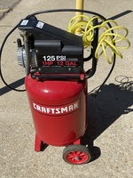 CRAFTSMAN 1hp 12 gallon upright air compressor