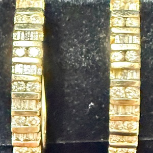  10K YELLOW GOLD OBLONG HOOP EARRINGS WITH LEVERBACK CLOSURE