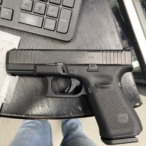 Glock G19