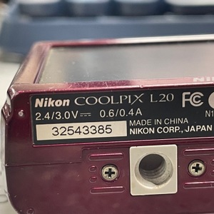 RED NIKON CAMERA COOLPIX L20