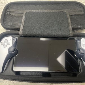 SONY PLAYSTATION PORTAL CFI-Y1001 W/PROTECTIVE CASE