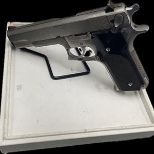 SMITH AND WESSON 645 SEMI AUTOMATIC .45 ACP PISTOL WITH ONE MAG