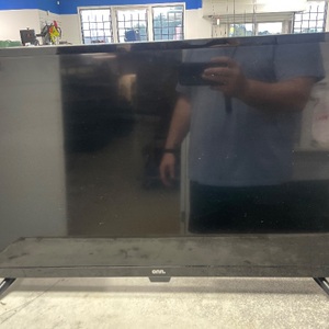 Onn 32" Roku TV 100012589 W/ REMOTE