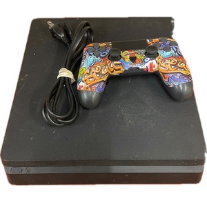 PLAYSTATION PS4 CUH-2015A W/ GRAFFITI CONTROLLER