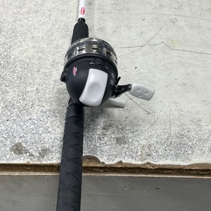 BERKLEY FUSION 6'6" MEDIUM HEAVY ROD AND REEL COMBO